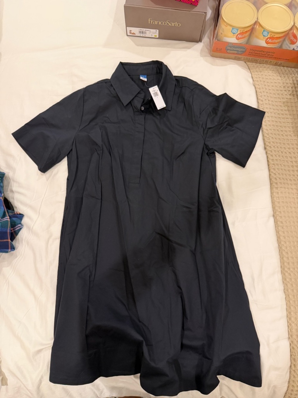 Old Navy wonmen's Short-Sleeve Black Button-Down Shirt